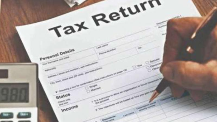 https://salarnews.in/public/uploads/images/newsimages/maannewsimage15092025_183142_Income tax returns.png